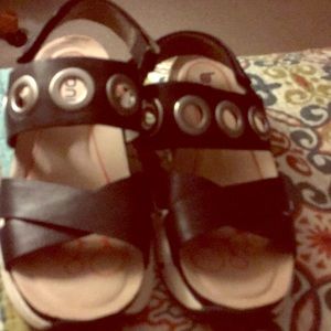 Super cute Bionica sandals size 8